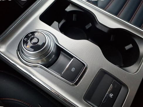 Used 2022 Ford Edge SEL w/ Sport Appearance Package image 21