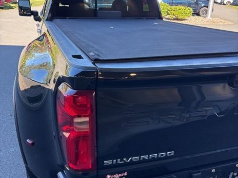 Used 2021 Chevrolet Silverado 3500 High Country w/ Snow Plow Prep/Camper Package image 27