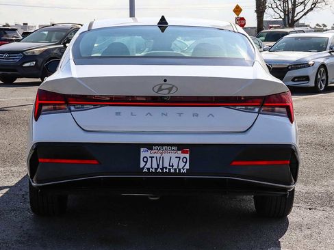 Used 2025 Hyundai Elantra SEL image 7