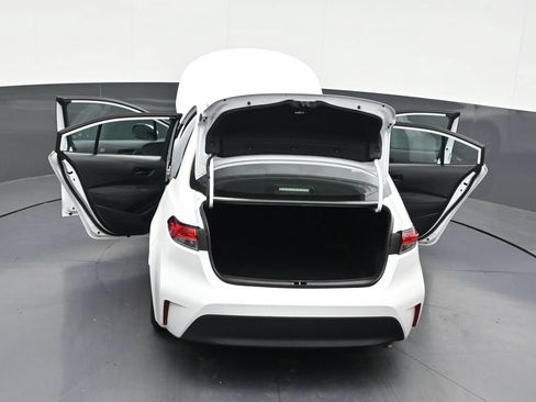 Used 2023 Toyota Corolla LE FWD image 40