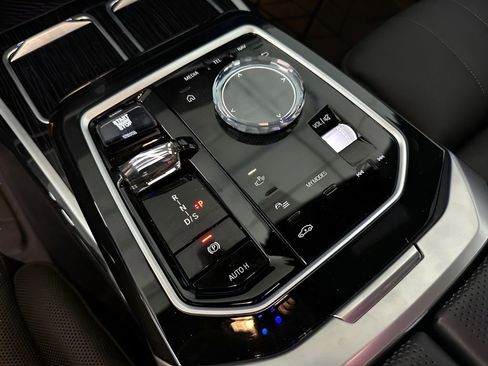 Certified 2023 BMW 740i RWD image 20