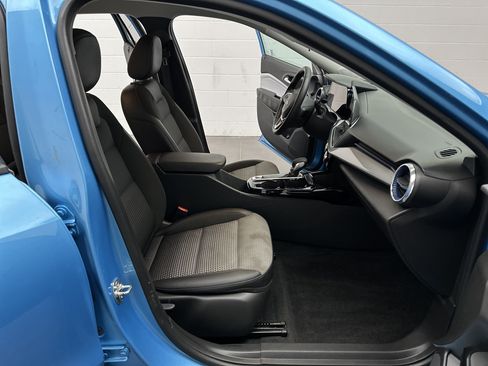 Used 2025 Chevrolet Trax LT w/ Driver Confidence Package FWD image 20