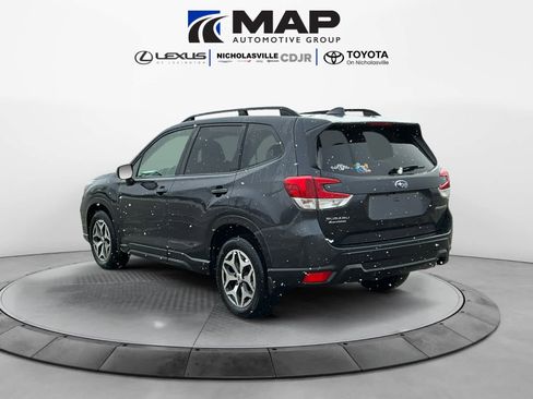 Used 2019 Subaru Forester Premium w/ All-Weather Package image 3