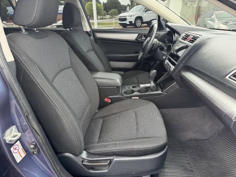Used 2017 Subaru Outback 2.5i Premium AWD/4WD image 20