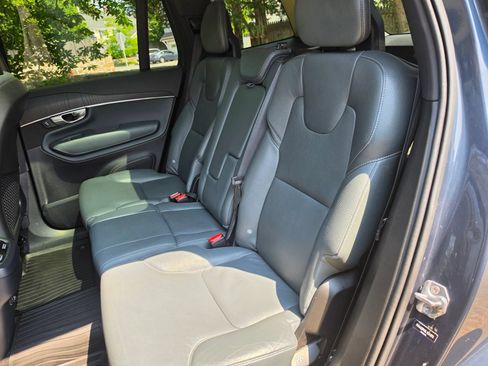 Used 2020 Volvo XC90 T6 Momentum w/ Protection Package Premier AWD/4WD image 21