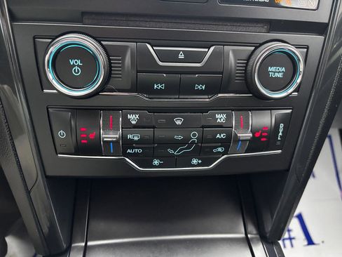 Used 2017 Ford Explorer XLT w/ Equipment Group 201A image 21
