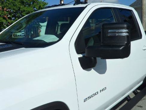 Used 2024 Chevrolet Silverado 2500 LT w/ Convenience Package AWD/4WD image 4