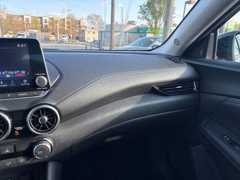 Used 2025 Nissan Sentra SV image 33