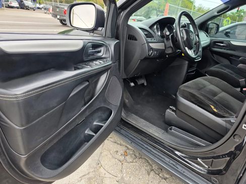 Used 2015 Dodge Grand Caravan SE w/ Quick Order Package 29E SE image 15