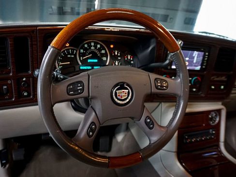 Used 2004 Cadillac Escalade EXT AWD/4WD image 46