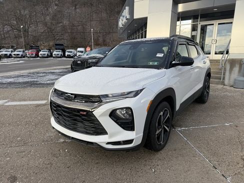 Used 2021 Chevrolet TrailBlazer RS w/ Convenience Package image 3