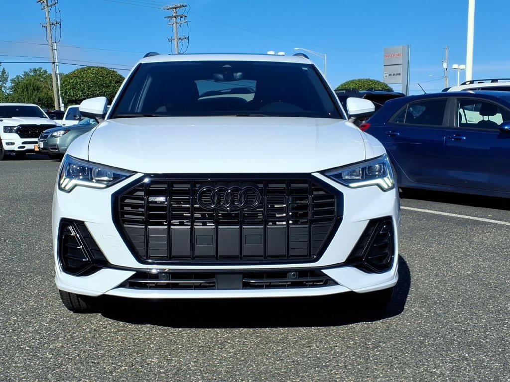 Used 2022 Audi Q3 2.0T Premium Plus w/ Premium Plus Package AWD/4WD image 2