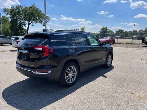 Used 2023 GMC Terrain SLT w/ LPO, Floor Liner Package AWD/4WD image 7