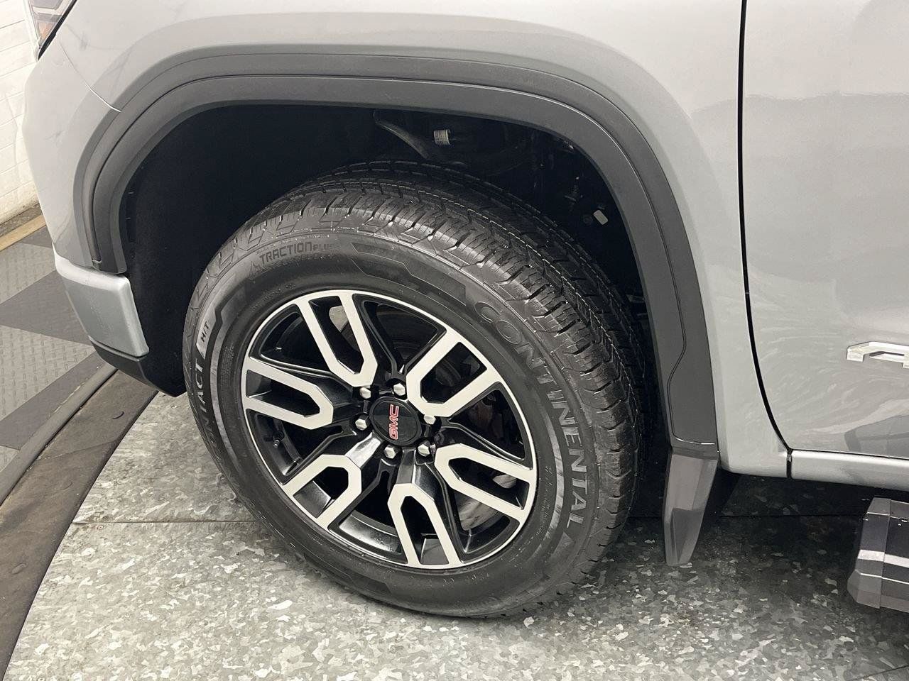 Certified 2023 GMC Sierra 1500 AT4 w/ Technology Package AWD/4WD image 10