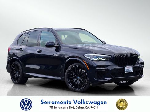 Used 2022 BMW X5 xDrive40i w/ M Sport Package image 1