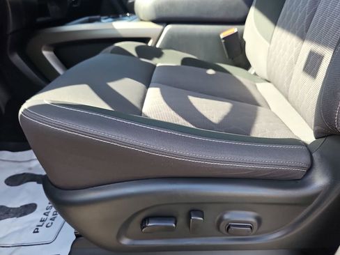 Used 2024 Nissan Titan SV w/ SV Bronze Edition Package image 31