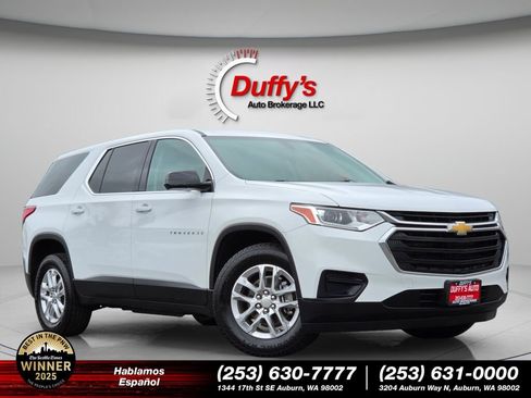 Used 2018 Chevrolet Traverse LS w/ LPO, Floor Liner Package AWD/4WD image 1