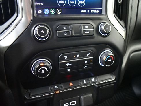 Used 2020 Chevrolet Silverado 1500 LT RWD image 19