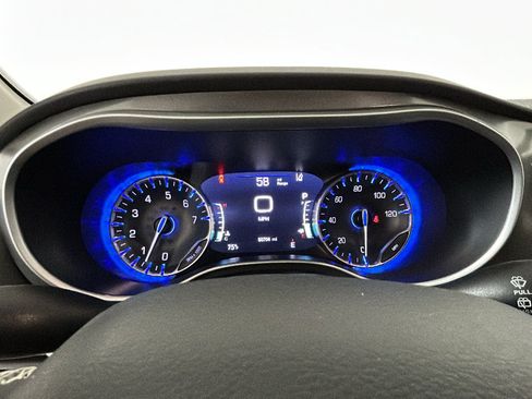 Used 2024 Chrysler Pacifica Touring-L FWD image 17