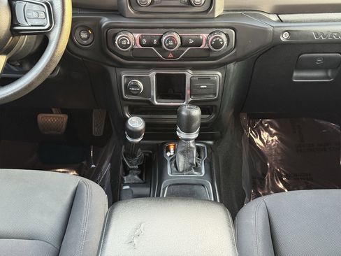 Used 2018 Jeep Wrangler Unlimited Sport image 18