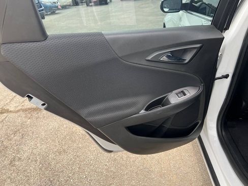 Used 2018 Chevrolet Malibu LT FWD image 5