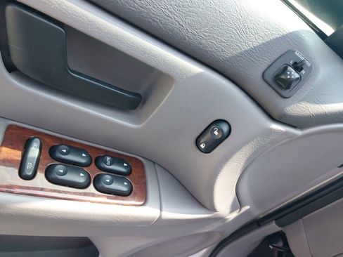 Used 2005 Mercury Sable LS FWD image 13