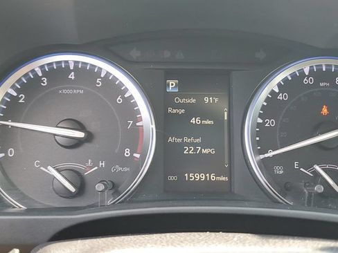 Used 2017 Toyota Highlander XLE AWD/4WD image 25