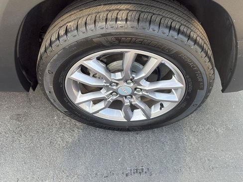 Used 2023 GMC Terrain SLT w/ Tech Package AWD/4WD image 34