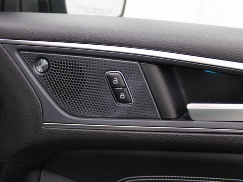 Used 2024 Ford Edge Titanium image 31