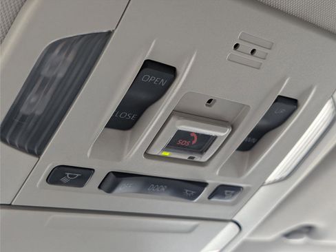 Used 2022 Toyota Highlander XLE image 26