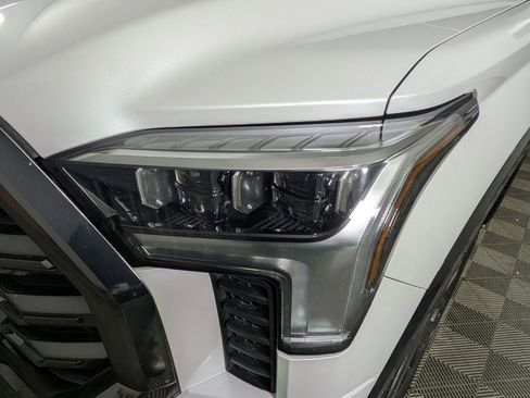 Used 2024 Toyota Tundra Platinum AWD/4WD image 14