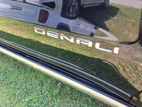 Used 2020 GMC Sierra 1500 Denali w/ Denali Ultimate Package AWD/4WD image 11