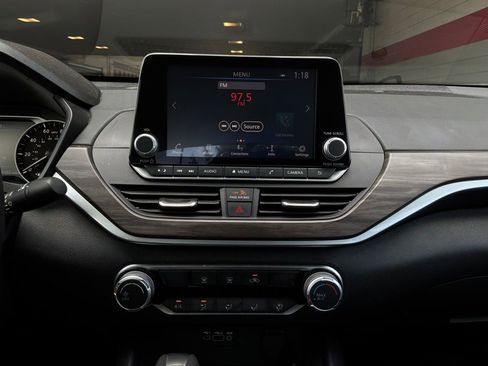Used 2025 Nissan Altima 2.5 SV FWD image 26