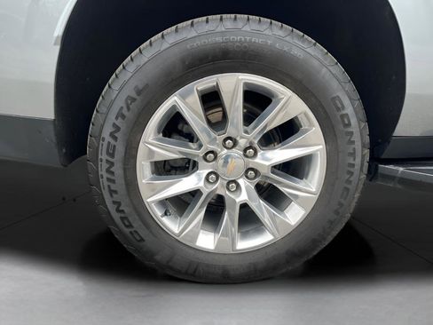 Used 2023 Chevrolet Suburban Premier w/ Advanced Technology Package image 15