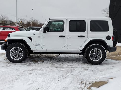 Used 2023 Jeep Wrangler Sahara image 8