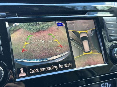 Used 2020 Nissan Rogue SL w/ Premium Package image 24