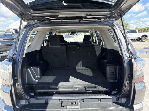 Used 2016 Toyota 4Runner SR5 AWD/4WD image 11