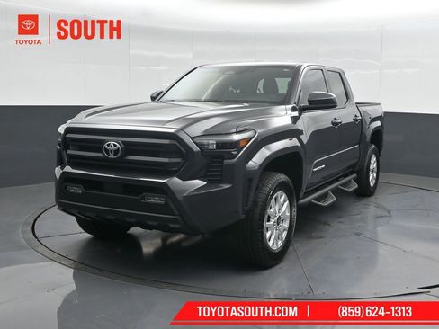 Used 2025 Toyota Tacoma SR5 AWD/4WD image 6