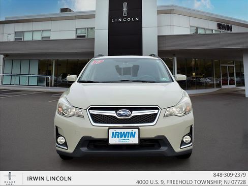 Used 2017 Subaru Crosstrek 2.0i Premium image 3