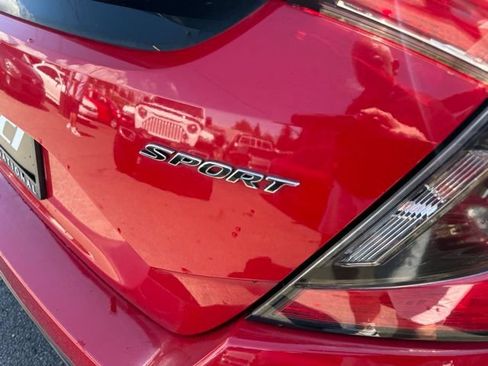 Used 2019 Honda Civic Sport image 6