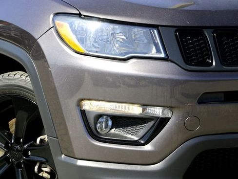 Used 2021 Jeep Compass Latitude image 3