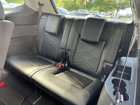 Used 2024 Volkswagen Atlas SE AWD/4WD image 25