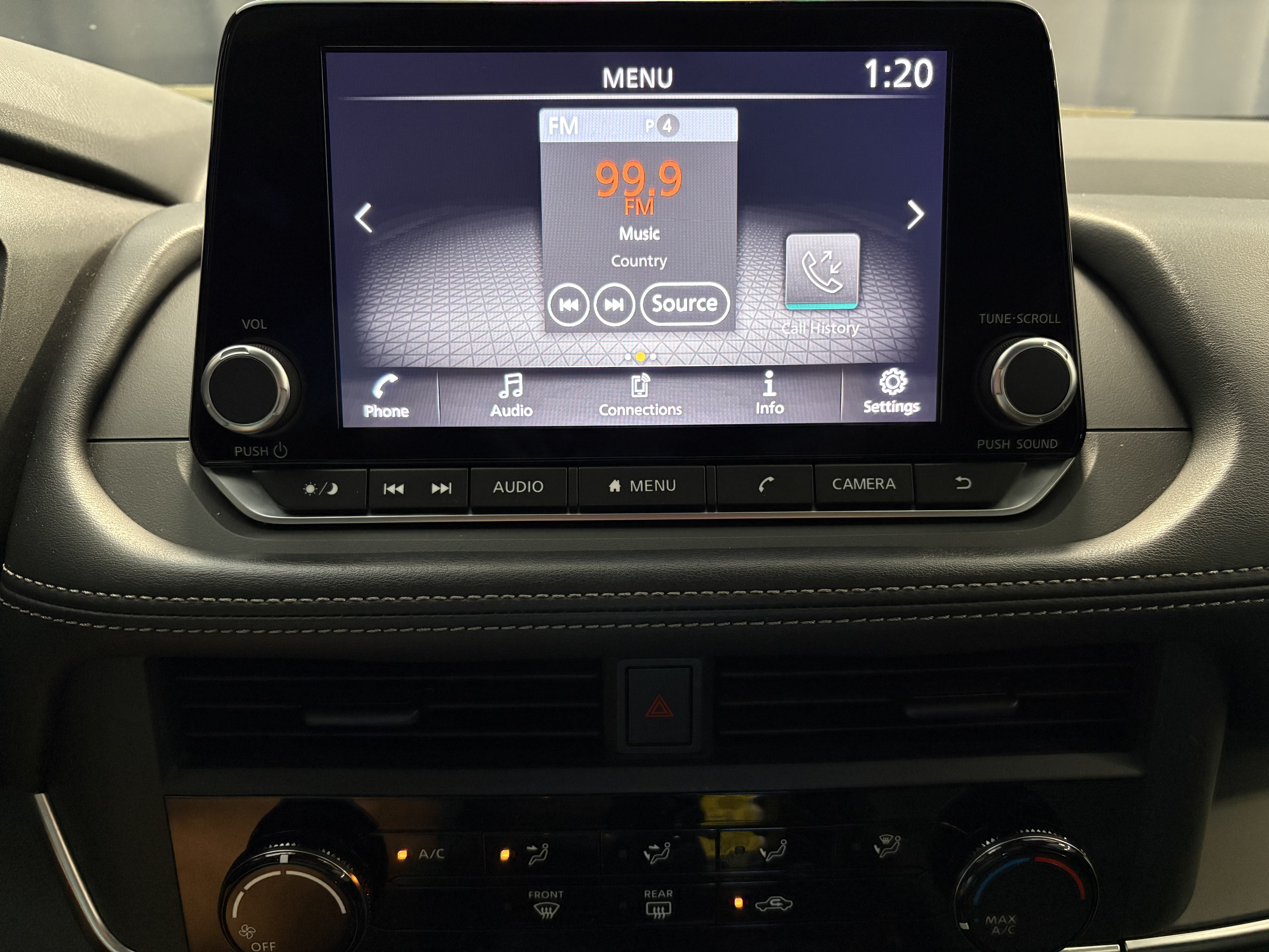 Used 2024 Nissan Rogue S AWD/4WD image 14