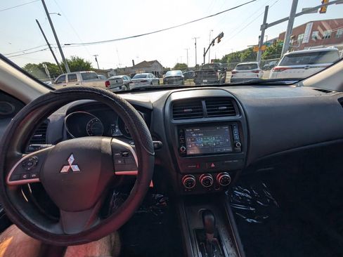 Used 2021 Mitsubishi Outlander Sport ES FWD image 21