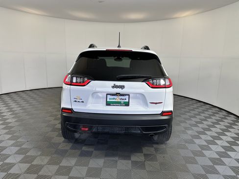Used 2022 Jeep Cherokee Trailhawk image 9
