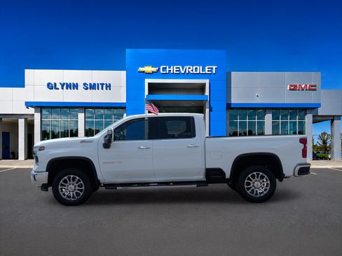 Used 2024 Chevrolet Silverado 3500 LTZ w/ LTZ Convenience Package AWD/4WD image 13