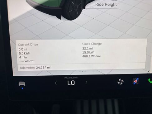 Used 2024 Tesla Cybertruck AWD Crew Cab image 27