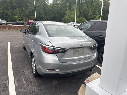 Used 2017 Toyota Yaris iA FWD image 9