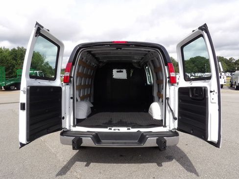 Used 2025 GMC Savana 2500 w/ Driver Convenience Package RWD image 41