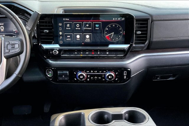 Used 2025 GMC Sierra 1500 SLT AWD/4WD image 9